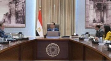 «مدبولي» يعقد اجتماعًا لبحث إتاحة التمويلات لتوفير مخزون من المنتجات البترولية