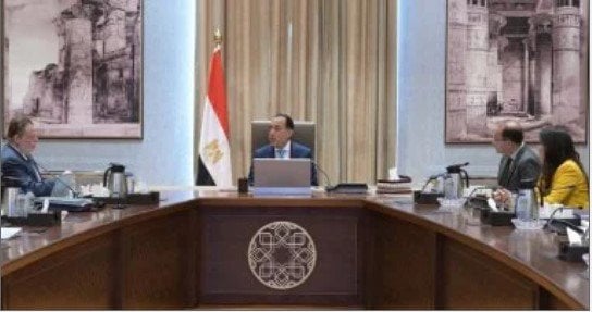 «مدبولي» يعقد اجتماعًا لبحث إتاحة التمويلات لتوفير مخزون من المنتجات البترولية «مدبولي» يعقد اجتماعًا لبحث إتاحة التمويلات لتوفير مخزون من المنتجات البترولية