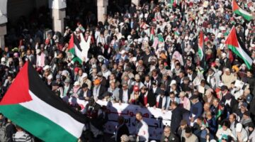 المغرب.. محامون يتظاهرون رفضا للإبادة الإسرائيلية في غزة