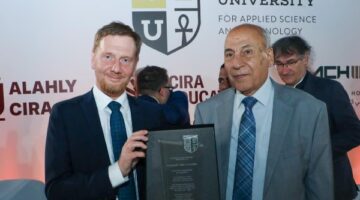 وزير التعليم العالي يشهد الاجتماع التأسيسي لمؤسسة بيت مصر في باريس