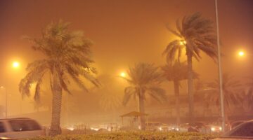 عاصفة غبارية قوية تغطي الكويت وأجزاء من جنوب العراق