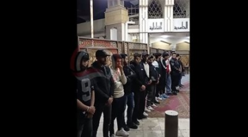 نجوم الأهلي والزمالك في عزاء إبراهيم شيكا لاعب الزمالك السابق (فيديو)