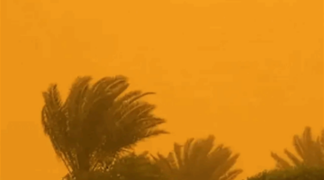 عواصف رملية تشل الحركة في العراق (فيديو)