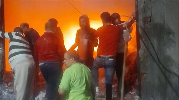 مصرع شخصين إثر نشوب حريق في مصنع مراتب بالمنطقة الصناعية بالمحلة مصرع شخصين إثر نشوب حريق في مصنع مراتب بالمنطقة الصناعية بالمحلة