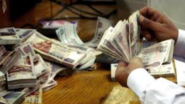محمد الأتربي: اجتماع لجنة السياسة النقدية يحسم مصير شهادات الادخار ذات العائد الثابت 27% و23.5% الخميس محمد الأتربي: اجتماع لجنة السياسة النقدية يحسم مصير شهادات الادخار ذات العائد الثابت 27% و23.5% الخميس