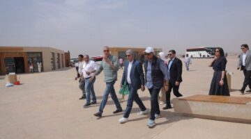 تطوير منطقة الأهرامات بين مخاوف المرشدين وتكدس السائحين وضغوط المستفيدين