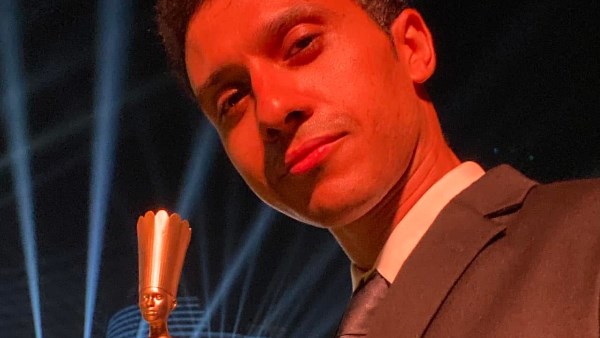 عصام عمر يحصد جائزة أفضل ممثل في مهرجان هوليوود للفيلم العربي عصام عمر يحصد جائزة أفضل ممثل في مهرجان هوليوود للفيلم العربي