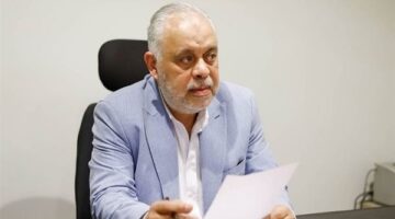 همشونا ولا كأننا موجودين.. أشرف زكي: غير مقبول تجاهل النقابات في لجنة الدراما | بث مباشر
