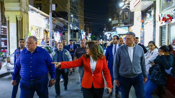 وزيرة التنمية المحلية في مهمة ليلية بمصر الجديدة.. إغلاق وتشميع للمخالفين| صور وزيرة التنمية المحلية في مهمة ليلية بمصر الجديدة.. إغلاق وتشميع للمخالفين| صور