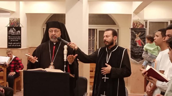 الأنبا إبراهيم إسحق يترأس صلاة ليلة الثلاثاء من البصخة المقدسة بكنيسة سيدة البشارة بالمهاجرين الأنبا إبراهيم إسحق يترأس صلاة ليلة الثلاثاء من البصخة المقدسة بكنيسة سيدة البشارة بالمهاجرين