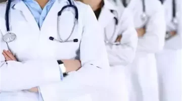 7 آلاف طبيب غادروا مصر في عام واحد| نقيب الأطباء: الظاهرة مرعبة وتُهدد مستقبل القطاع الصحي.. البرلمان يتحرك لمواجهة نزيف هجرة الأطباء.. وطلبات إحاطة عاجلة لبحث الظاهرة