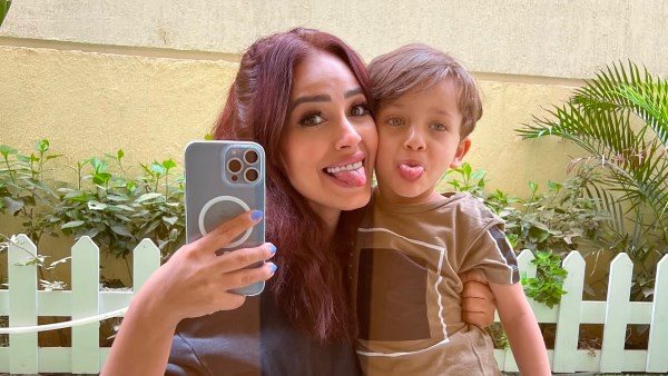 بعد حكم محكمة الأسرة.. رنا سماحة تعود إلى منزلها بصورة مع ابنها بعد حكم محكمة الأسرة.. رنا سماحة تعود إلى منزلها بصورة مع ابنها