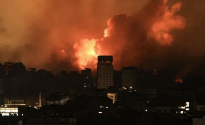 الاحتلال الإسرائيلي يقصف خيام النازحين فى بيت لاهيا شمال غزة الاحتلال الإسرائيلي يقصف خيام النازحين فى بيت لاهيا شمال غزة