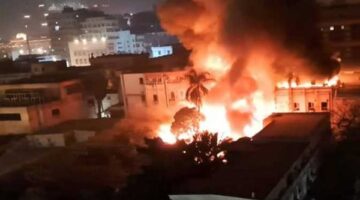 المعمل الجنائي يفحص آثار الحريق داخل مبنى تابع لنقابة المعلمين
