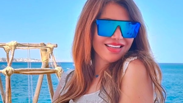 على البحر.. أحدث ظهور للقاء سويدان بإطلالة شبابية على البحر.. أحدث ظهور للقاء سويدان بإطلالة شبابية