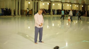 هل يجوز أداء ركعتين فقط بنية تحية المسجد والسنة القبلية..علي جمعة يوضح