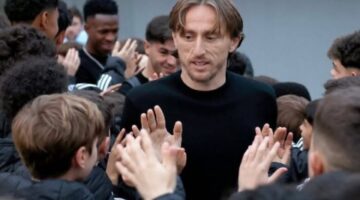الكرواتي مودريتش ينضم إلى ملّاك سوانزي سيتي