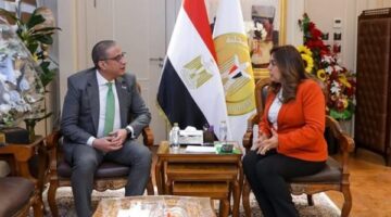 وزيرة التنمية المحلية تتابع مع محافظ الفيوم جهود تحسين الخدمات للمواطنين وتنفيذ المشروعات التنموية