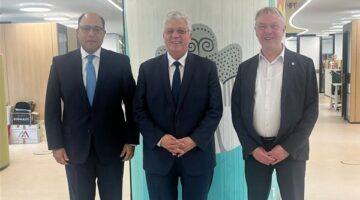 وزير التعليم العالي يبحث فرص التعاون مع جامعة VUB ببروكسل