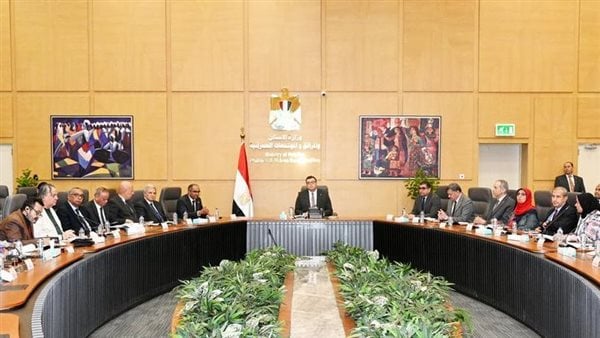 وزير الإسكان: الانتهاء من مشروعات مبادرة حياة كريمة قريبا.. وتكليفات بالمتابعة الدورية