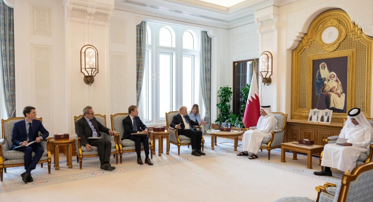 &nbsp;رئيس مجلس الوزراء وزير الخارجية يستقبل مبعوث الرئيس الفرنسي للبنان