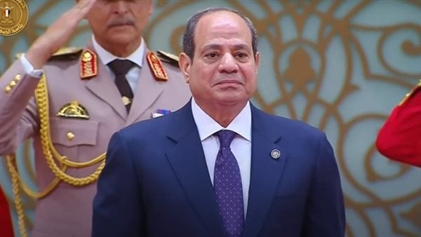 نيابة عن رئيس الوزراء.. السيسي يستقبل وزير الداخلية الكويتي بمقر إقامته ويؤكد اعتزازه بالعلاقات التاريخية والأخوية