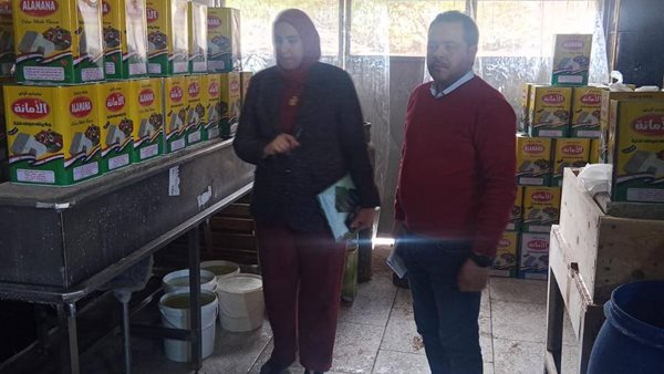 ضبط 8 أطنان مواد غذائية غير صالحة للاستهلاك في حملة تموينية بالدقهلية ضبط 8 أطنان مواد غذائية غير صالحة للاستهلاك في حملة تموينية بالدقهلية