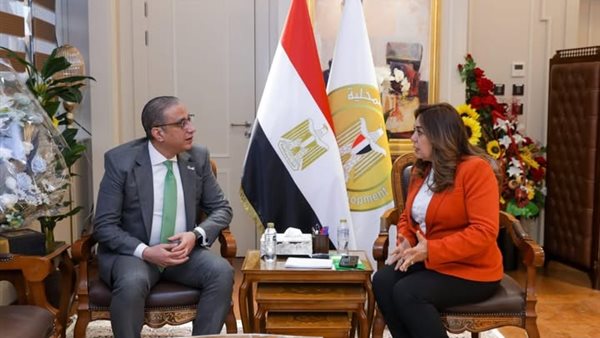 وزيرة التنمية المحلية ومحافظ الفيوم يبحثان عدد من الملفات الهامة وزيرة التنمية المحلية ومحافظ الفيوم يبحثان عدد من الملفات الهامة