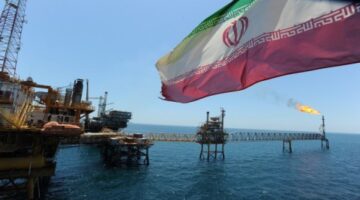 إزفيستيا: تفريغ الشحنة النووية: إيران والولايات المتحدة ناقشتا حل المشكلة النووية في عُمان