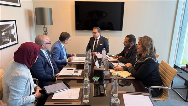وزير الصحة يلتقي وفد «UNIDO» لبحث تعزيز التعاون في تنمية صناعة الأدوية واللقاحات وزير الصحة يلتقي وفد «UNIDO» لبحث تعزيز التعاون في تنمية صناعة الأدوية واللقاحات