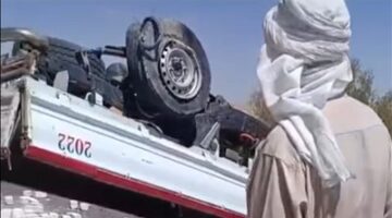 انقـ ـلاب سيارة نقل محملة بالطوب الابيض " بلوك " دون حدوث إصابات في الفيوم