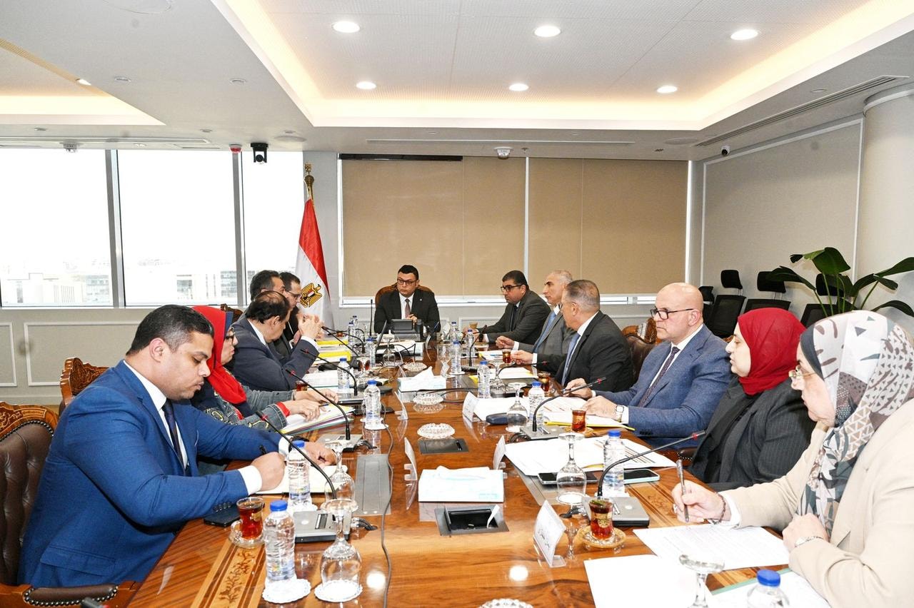 وزير الإسكان يستعرض مقترح اللائحة التنظيمية للهيئة العامة للتنمية السياحية وزير الإسكان يستعرض مقترح اللائحة التنظيمية للهيئة العامة للتنمية السياحية
