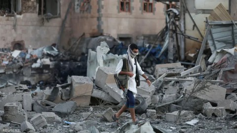 خلال ساعات.. الطيران الأمريكي يشن 26 غارة عنيفة على ثلاث محافظات في شمال ووسط اليمن خلال ساعات.. الطيران الأمريكي يشن 26 غارة عنيفة على ثلاث محافظات في شمال ووسط اليمن
