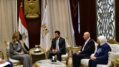 وزير الشباب يلتقي المدير التنفيذي للأكاديمية الوطنية للتدريب لتعزيز التعاون المشترك وزير الشباب يلتقي المدير التنفيذي للأكاديمية الوطنية للتدريب لتعزيز التعاون المشترك