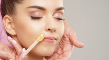 إزالة شعر الوجه: دليلكِ الكامل حسب نوع بشرتكِ