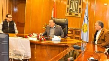 محافظ أسيوط يلتقي مديري مدارس البرنامج الرئاسي "1000 مدير مدرسة" لدعمهم والنهوض بالعملية التعليمية بمدارسهم
