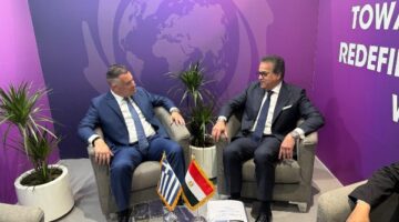 وزير الصحة يبحث مع نظيره اليوناني تعزيز التعاون بملف الرعاية الصحية
