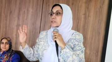 أستاذ صحة نفسية بتربية قنا: التنمر الإلكتروني يلحق ضررًا بالغًا بالشباب