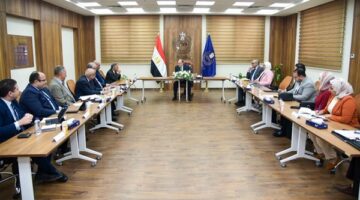 الغمراوي يعقد اجتماعا موسعا لمناقشة التحديات التي تواجه شركات الأدوية