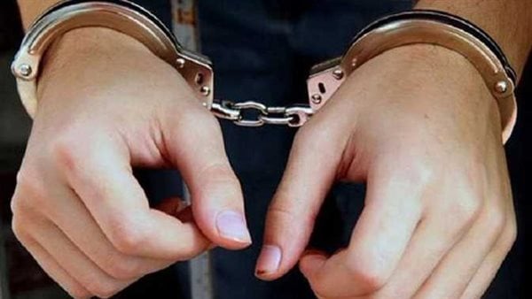 طلب منها 150 ألف جنيه.. السجن 10 سنوات لشاب بتهمة ابتزاز وتهديد فتاة في قنا طلب منها 150 ألف جنيه.. السجن 10 سنوات لشاب بتهمة ابتزاز وتهديد فتاة في قنا