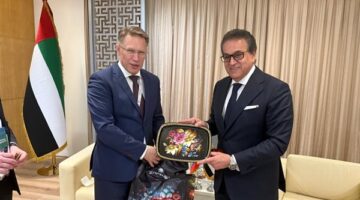 وزير الصحة يلتقي نظيره الروسي لبحث سبل التعاون الثنائي