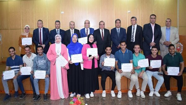 جامعة سوهاج تنظم مؤتمرًا دوليًا حول التحول الأخضر والتكنولوجيا الحديثة جامعة سوهاج تنظم مؤتمرًا دوليًا حول التحول الأخضر والتكنولوجيا الحديثة