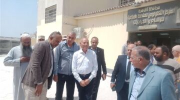 محافظ القاهرة يتابع تطبيق المنظومة الجديدة لتقنين أوضاع المستثمرين بشق الثعبان