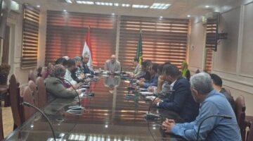 محافظ القليوبية ومساعد وزير الزراعة يبحثان إطلاق معرض ضخم للزهور بالقناطر الخيرية في يونيو