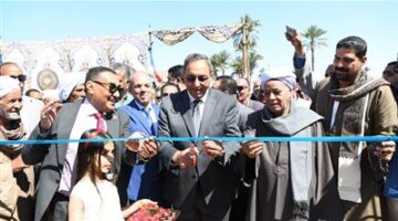 استثمارات 90 ملبون جنيه.. محافظ قنا يفتتح محطتي صرف صحي "الهجان" و"الشيخ حسين"