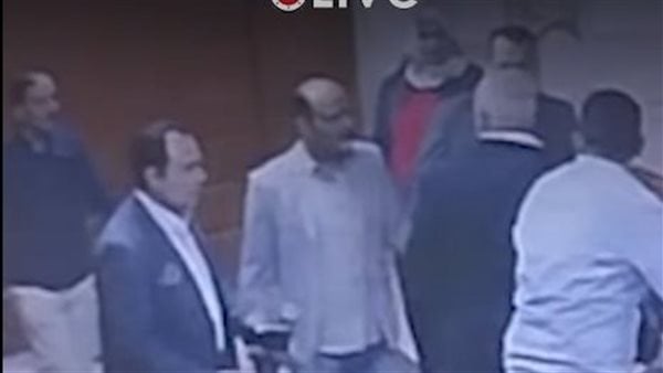 إيقاف 4 موظفين بديوان عام محافظة سوهاج على خلفية تسريبات كاميرا المراقبة إيقاف 4 موظفين بديوان عام محافظة سوهاج على خلفية تسريبات كاميرا المراقبة