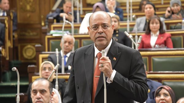 بعد الموافقة عليه.. جبران: قانون العمل الجديد سيطبق على ما يقرب من 30 مليون مواطن بعد الموافقة عليه.. جبران: قانون العمل الجديد سيطبق على ما يقرب من 30 مليون مواطن