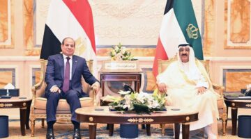 أمير الكويت والرئيس المصري يبحثان العلاقات الثنائية وآخر المستجدات الإقليمية والدولية
