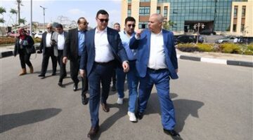 وزير الإسكان يزور جهاز العبور ويصدر حزمة من التكليفات للتيسير على المواطنين والمستثمرين