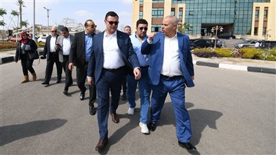 وزير الإسكان يزور جهاز العبور ويصدر حزمة من التكليفات للتيسير على المواطنين والمستثمرين وزير الإسكان يزور جهاز العبور ويصدر حزمة من التكليفات للتيسير على المواطنين والمستثمرين
